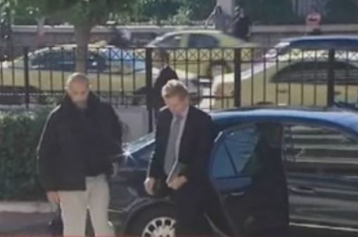 Διπλό μέτωπο της κυβέρνησης: η μομφή του ΣΥΡΙΖΑ και η τρόικα