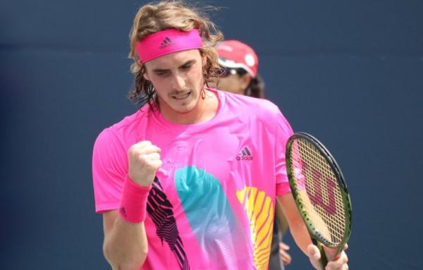 Τσιτσιπάς: «Ο Φέντερερ αποτελεί έμπνευση για όλους μας»