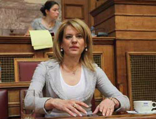 Διαψεύδει η Θ.Τζάκρη δημοσίευμα περί παρέμβασής της για διορισμούς συγγενών της