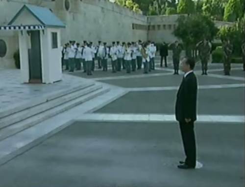 Η Ελλάδα αρχίζει να βγαίνει από την κρίση, εκτιμά ο Γουέν Τζιαμπάο