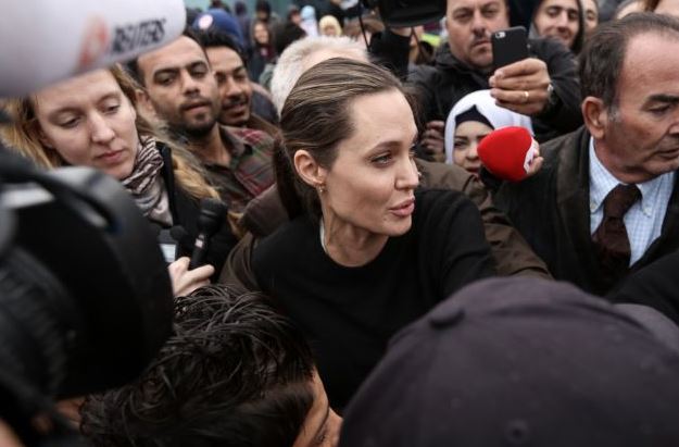 Η Ανζελίνα Τζολί στην Ελλάδα για τους πρόσφυγες