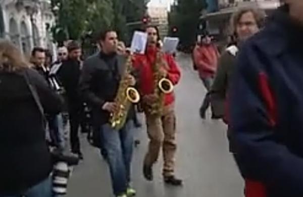 Στους δρόμους οι καλλιτέχνες για το ασφαλιστικό