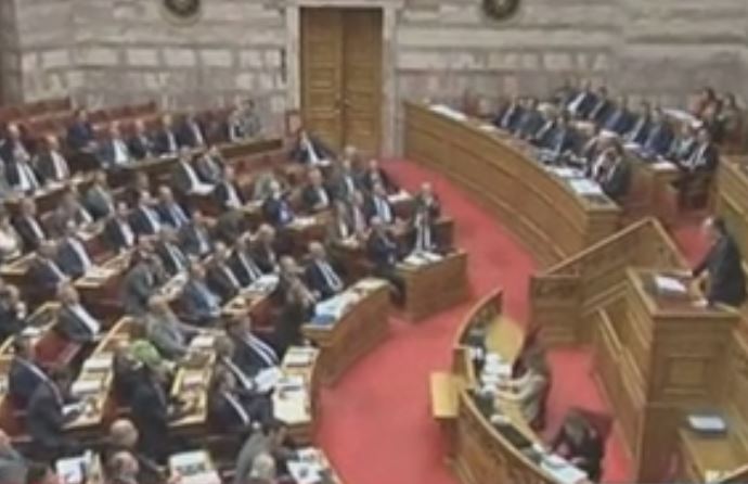 Εντονος προβληματισμός στις κοινοβουλευτικές ομάδες από εκατέρωθεν δηλώσεις