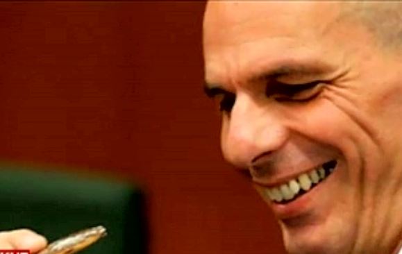 Στο επίκεντρο δημοσιογράφων και φωτογράφων ο Γ.Βαρουφάκης στο Εurogroup