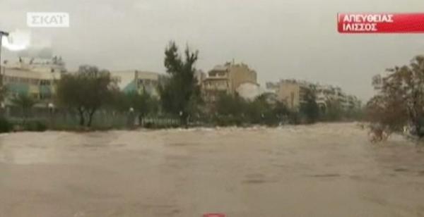 «Φούσκωσε» ο Ιλισσός