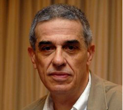 Σε λαϊκό προσκύνημα η σορός του Λ.Βογιατζή