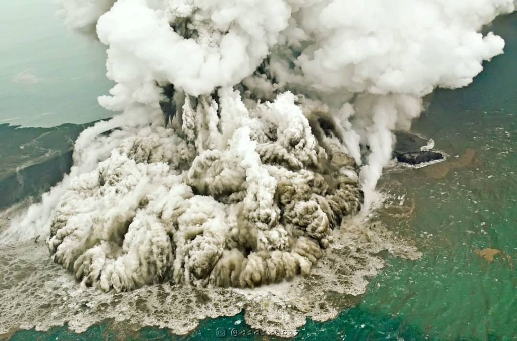 Δέος από την έκρηξη του ηφαιστείου Κρακατόα