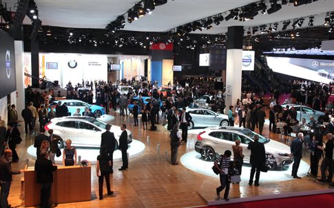 Διεθνής Έκθεση Αυτοκινήτου – Παρίσι 2012: Volvo V40 Cross Country – Volvo V40 R-Design