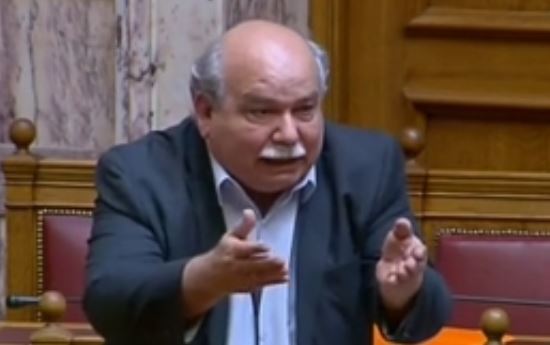 Σκληρή κόντρα Μητσοτάκη-Βούτση στη Βουλή