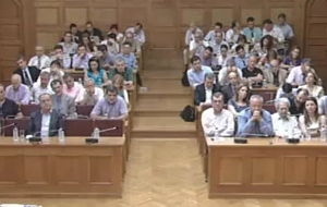 Απειλούν να καταψηφίσουν τα μέτρα βουλευτές του ΠΑΣΟΚ και της ΔΗΜΑΡ