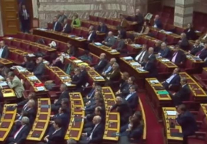 Αντιπαράθεση στη Βουλή για την έξοδο της Ελλάδας στις αγορές
