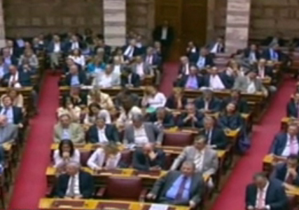 Κόντρα κυβέρνησης-ΝΔ για αυξημένη πλειοψηφία