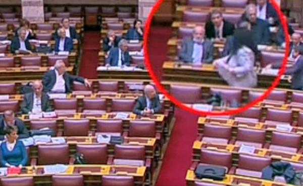 Αγριος καβγάς στη Βουλή, η Βαγενά κινήθηκε κατά του Λοβέρδου