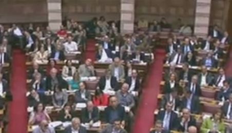 Κατατέθηκε η τροπολογία του ΣΥΡΙΖΑ για αναστολή χρηματοδότησης της ΧΑ