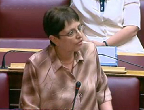 Στη Βουλή μεταφέρθηκε η σύγκρουση κυβέρνησης-ΚΚΕ για τα λιμάνια