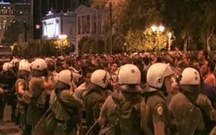 Η «πολιορκία» της Βουλής και οι αντιδράσεις