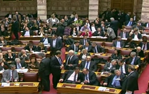 «Ανταρσία» βουλευτών του ΠΑΣΟΚ για τα φαρμακεία