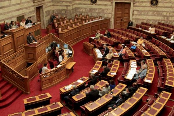 Πολεμικό κλίμα στη Βουλή για τον ΕΝΦΙΑ, την Πέμπτη η ψηφοφορία
