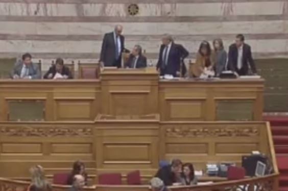 Σε κλίμα ένταση η ψηφοφορία για τις τιμές των φαρμάκων