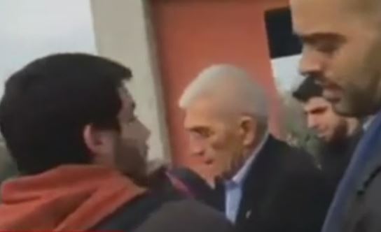 Αντιπαράθεση Μπουτάρη – νεολαίας ΣΥΡΙΖΑ για πανό στο δημαρχείο