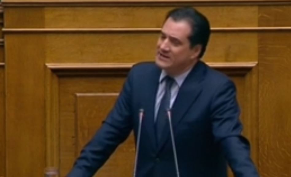 Ενταση στη Βουλή για την παράταση της δανειακής σύμβασης