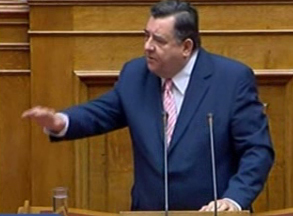 Αυτά που γίνονται στη Ν.Δ. ευνοούν το ΠΑΣΟΚ, λέει ο Γ.Καρατζαφέρης