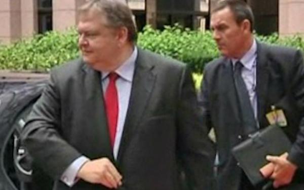 Συναγερμός στις Βρυξέλλες για την ελληνική κρίση χρέους