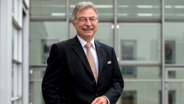 Πρόεδρος Γερμανών βιομηχάνων: Υπερφορολόγηση και γραφειοκρατία «εμπόδια» των επενδύσεων στην Ελλάδα