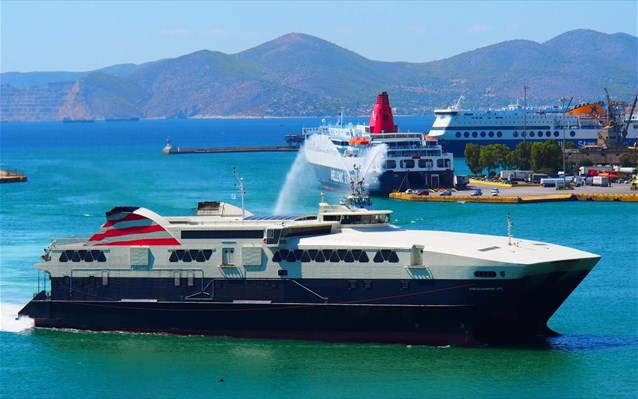 Πρόσκρουση πλοίων στο Πέραμα