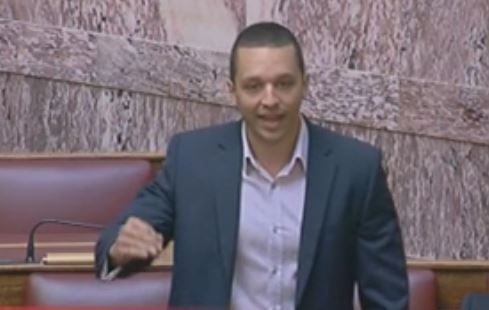 Κόντρα Παπαδημούλη-Κασιδιάρη για την τήρηση σιγής στη μνήμη του Φύσσα