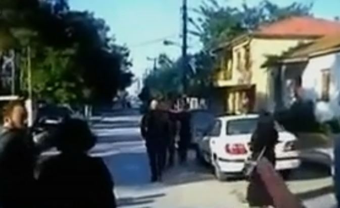 Οι Ιερισσιώτες έδιωξαν τους χρυσαυγίτες από το χωριό τους