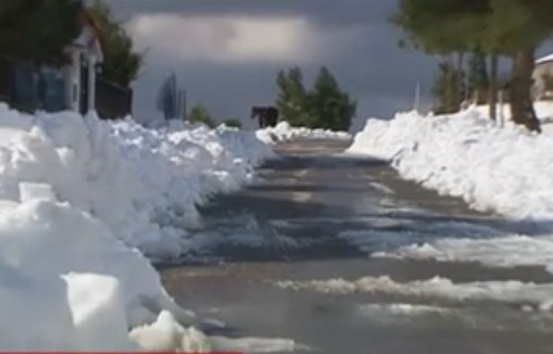 Για πέμπτη μέρα εγκλωβισμένοι στα χιόνια οι κάτοικοι του Κιθαιρώνα