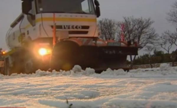 Για τρίτο 24ωρο χιόνια στην Αττική
