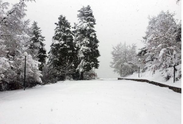Στα λευκά πολλές περιοχές της Ελλάδας
