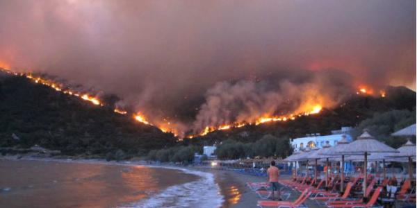 Στάχτη δεκάδες χιλιάδες στρέμματα στη Χίο