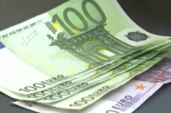 Νέα σενάρια αναδιάρθρωσης του χρέους από τα διεθνή ΜΜΕ