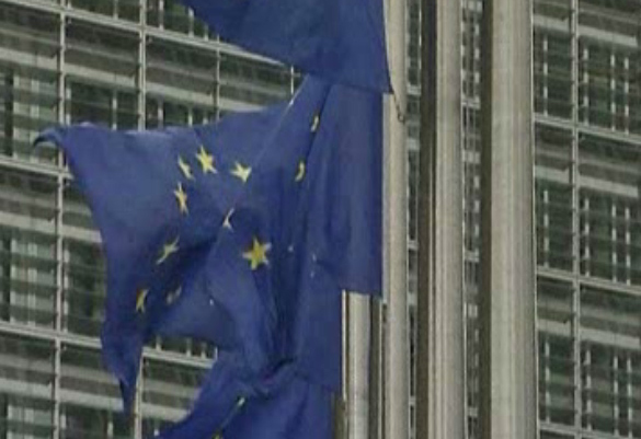 Φελντ: «αναδιάρθρωση του ελληνικού χρέους το συντομότερο»