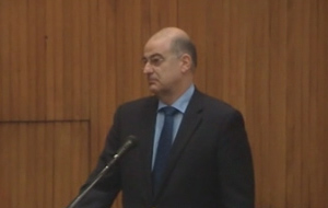 Εντονες αντιδράσεις Δένδια και αστυνομικών για τις απειλές Κασιδιάρη