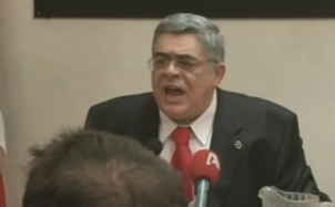 Εθνικιστικές κραυγές και απειλές από τον αρχηγό της «Χρυσής Αυγής»