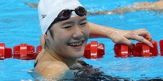 Λονδίνο 2012: Η Κινέζα που έσπασε όλα τα ρεκόρ – Υπόνοιες για αναβολικά