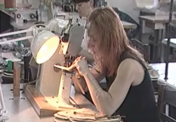 Η ύφεση πλήττει την οικονομία