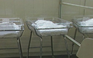 «Πληγή» για την κοινωνία οι παράνομες υιοθεσίες παιδιών