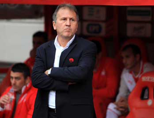 Aποδοκιμασίες στο Καραϊσκάκη