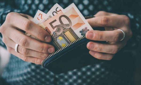 Κοινωνικό μέρισμα : Οι 48 κρίσιμες ερωτήσεις – απαντήσεις για να κάνετε την αίτηση