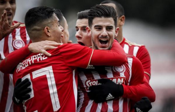 Νέος, ωραίος και πρώτος ο Ολυμπιακός