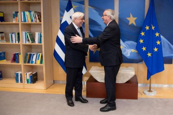 Παυλόπουλος σε Γιούνκερ: Δεν ξεχνάμε ότι αναγνωρίσατε τις θυσίες του ελληνικού λαού