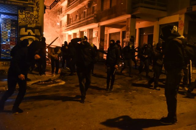 Στον εισαγγελέα οι 13 συλληφθέντες για τα επεισόδια στα Εξάρχεια