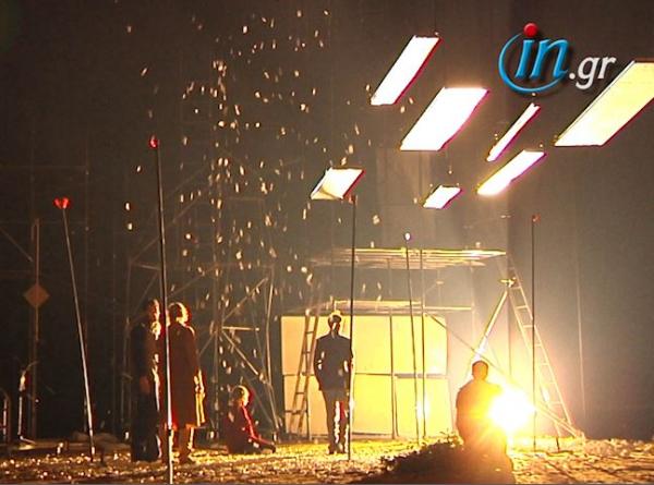 Η ομάδα blitz στο in.gr για το «6 a.m. How to disappear completely» – Αποκλειστικά πλάνα