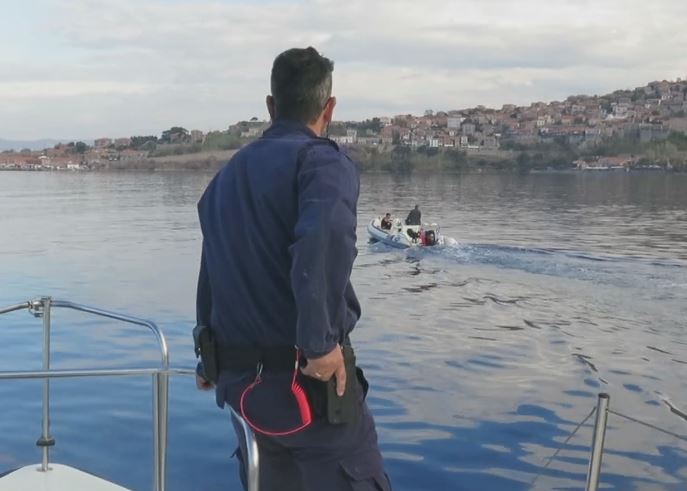 Περιπολία με σκάφος του Λιμενικού ανάμεσα στη Λέσβο και την Τουρκία