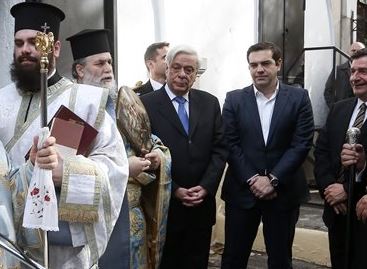 Παυλόπουλος: Το φως ας διαλύσει το σκοτάδι της φτώχειας και της ανέχειας